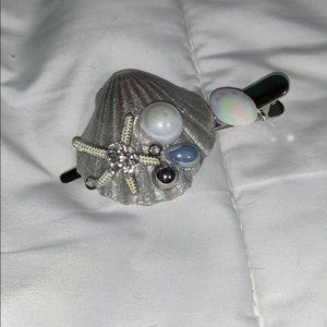 Mermaid style sea shell hair clips